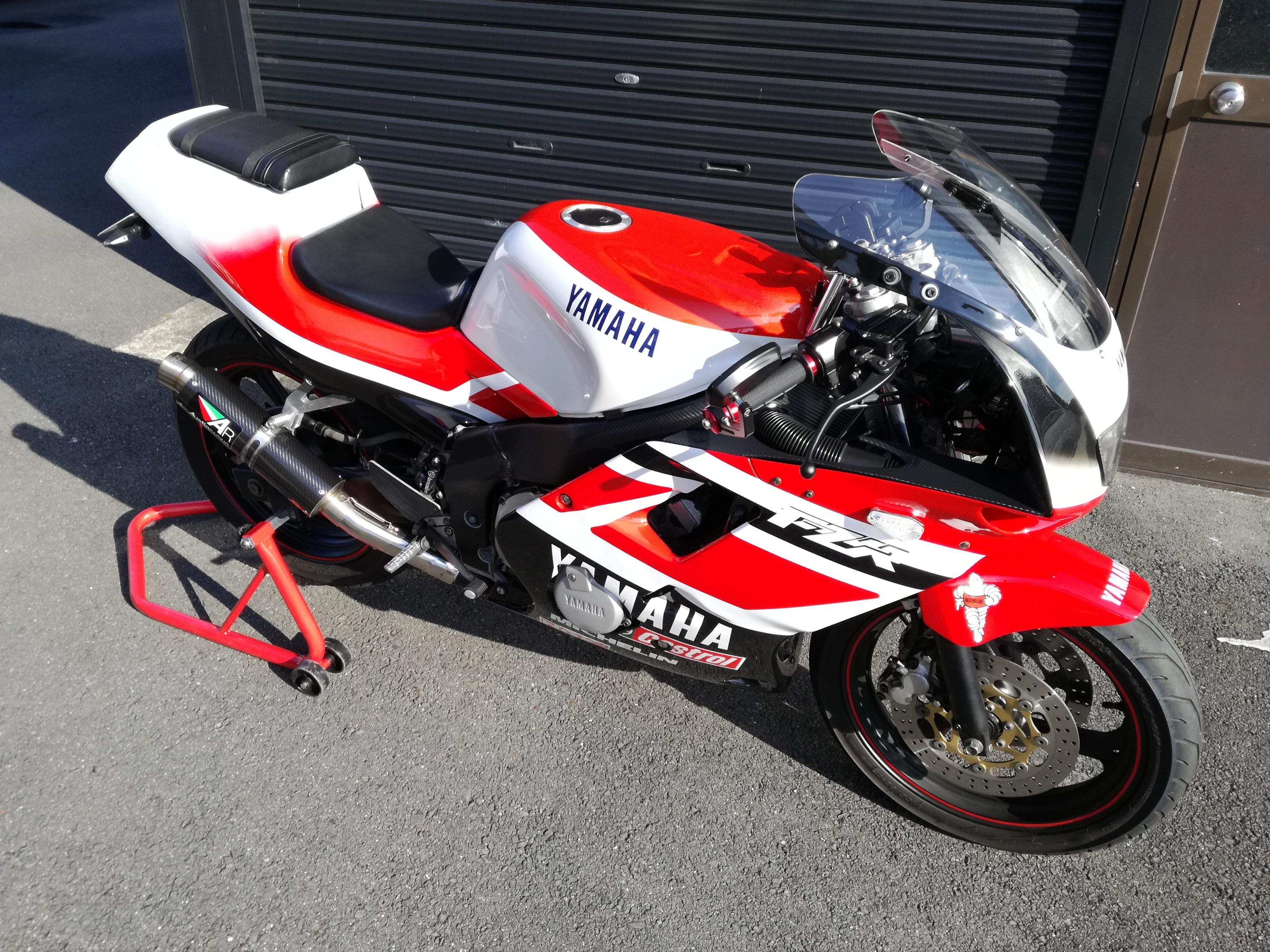 YAMAHA 中古 純正部品 ヤマハ FZR250R 3LN アッパーカウル 3LN